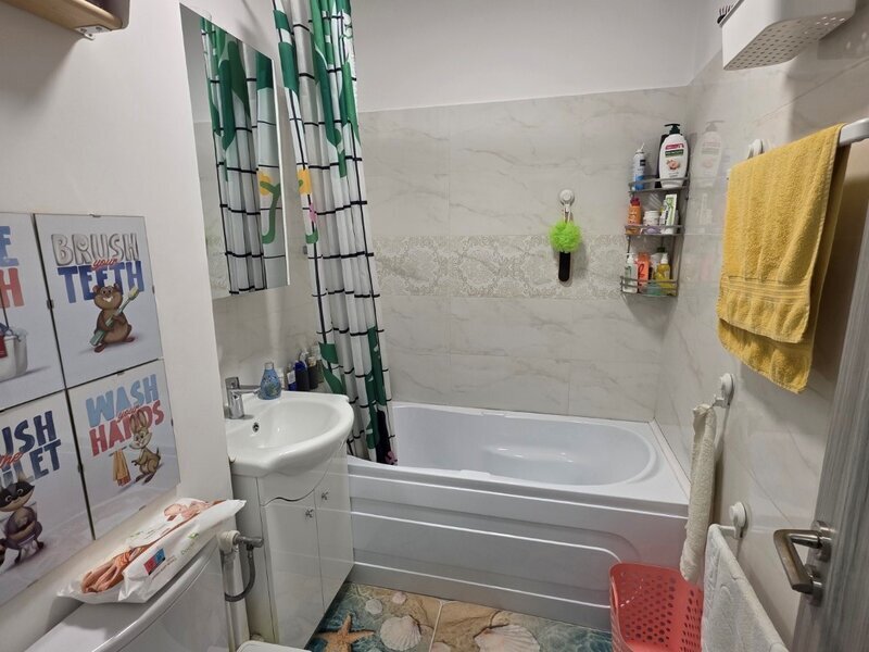 Titan chiar la parc IOR, pe Fuiorului, 5 minute metrou, liceul Dante